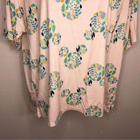 Medium Disney Pink Green Leaves Mickey Mouse Shapes Tshirt Lightweight Tee - Picture 7 of 14